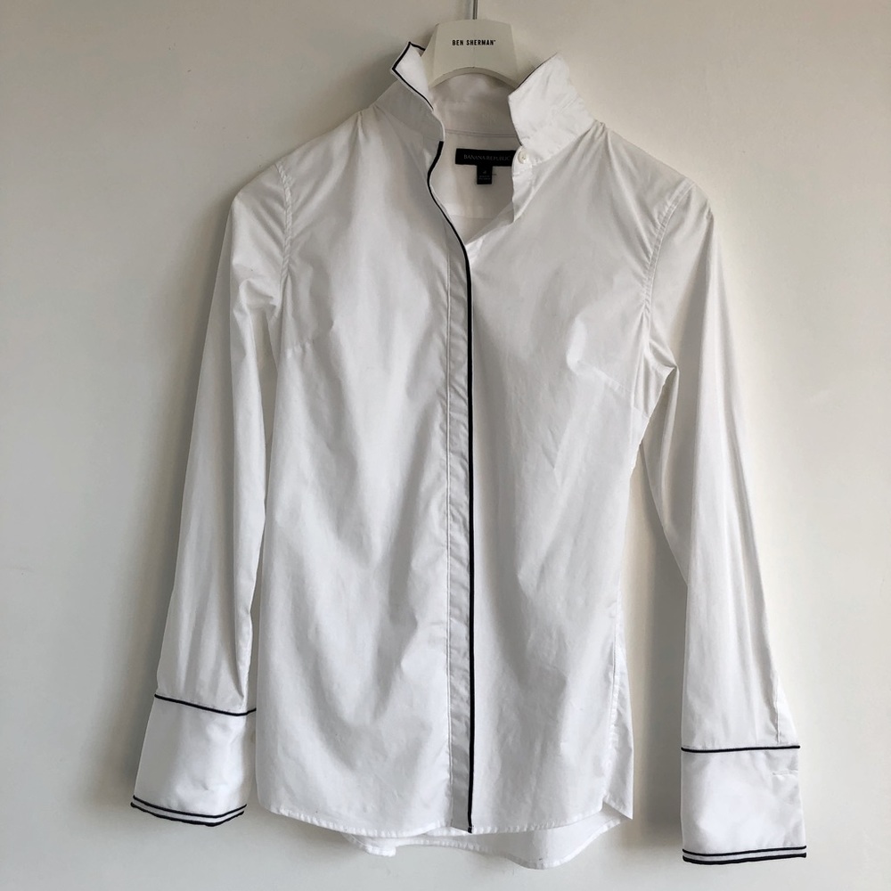 Banana crisp piped button-down